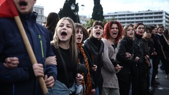 Μεγάλες εκπλήξεις, πολλές αντιφάσεις: Η πολιτική συμπεριφορά των νέων στην Ελλάδα