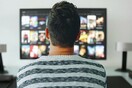 Έρευνα: Ο περιορισμός του χρόνου μπροστά από την τηλεόραση μειώνει τον κίνδυνο θανάτου