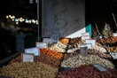 Κορωνοϊός στην Ελλάδα: Αύξηση 100% στην κατανάλωση πασατέμπο και ποπ κορν