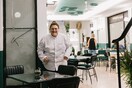 Στοα Φιξ: Η Γωγώ Δελογιάννη άνοιξε γαστρο-καφενείο σε μια στοά του κέντρου