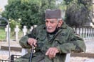 Γιώργος Μιχαΐλοβιτς: Ο φύλακας του σερβικού στρατιωτικού κοιμητηρίου του Ζέιτενλικ παραδίδει μαθήματα ιστορίας
