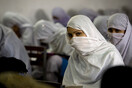 Αφγανιστάν: 60 μαθήτριες νοσηλεύθηκαν με δηλητηρίαση - «Άγνωστοι δηλητηρίασαν τις τάξεις»