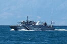 Σύρος: Επιβατηγό πλοίο προσέκρουσε σε πλωτή δεξαμενή στο λιμάνι