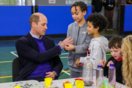 Παιδί ρώτησε τον πρίγκιπα Ουίλιαμ πόσα λεφτά έχει στην τράπεζα- Η απάντησή του