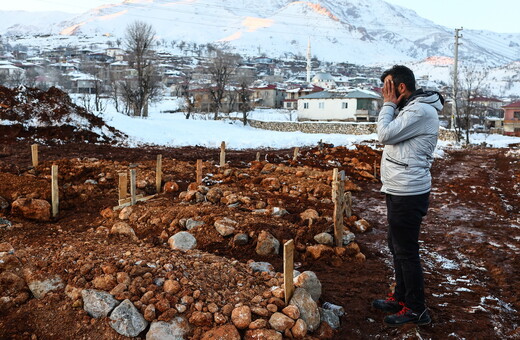 Λέκκας για τον σεισμό: Η περιοχή της καταστροφής έχει το μέγεθος της Ελλάδας- Οι νεκροί μπορεί να ξεπεράσουν τους 50.000 