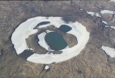 Πλάκα στη μνήμη του πρώτου παγετώνα που εξαφανίστηκε - Αποκαλυπτήρια στην Ισλανδία