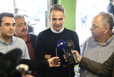 Στη λαχαναγορά του Ρέντη ο Μητσοτάκης: «Συνεχής ο αγώνας κατά της ακρίβειας»