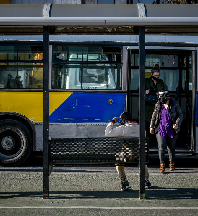 Σε διαθεσιμότητα ο οδηγός λεωφορείου που «έλυνε σταυρόλεξο» εν κινήσει