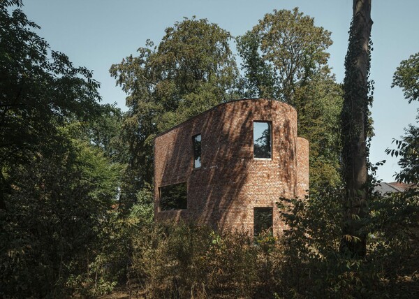 Ένα υπέροχο σπίτι στο Βέλγιο χτισμένο από μεταχειρισμένα τούβλα