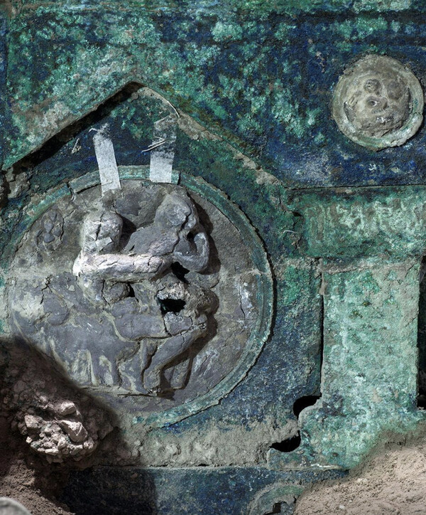 Μοναδικό εύρημα χωρίς προηγούμενο στην Πομπηία: Ρωμαϊκό άρμα βρέθηκε σχεδόν άθικτο