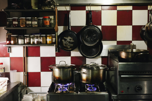 Στον Ανθό Γεύσεων του Γιώργου Γεράρδου η κουζίνα επέστρεψε στις δεκαετίες του '70 και '80