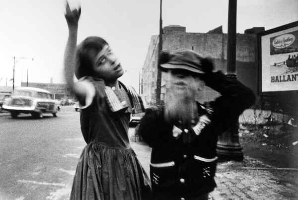 Γουίλιαμ Κλάιν: Ένας θρυλικός φωτογράφος επιστρέφει στη Νέα Υόρκη