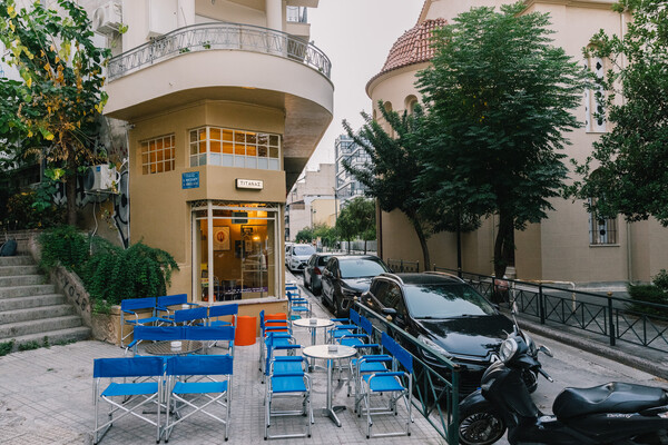 Τιτάνας: Η Αθήνα μόλις απέκτησε ένα ιδιοσυγκρασιακό καφενείο