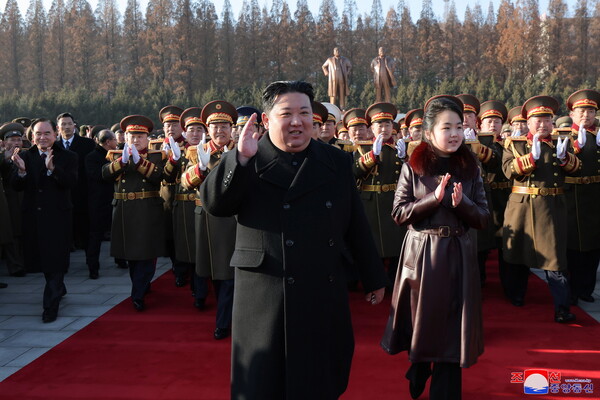 Πόσο πιθανό είναι η κόρη του Κιμ Γιονγκ Ουν να γίνει η πρώτη γυναίκα ηγέτης της Βόρειας Κορέας;