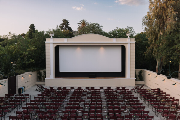 Αίγλη Cinema: Ο εμβληματικός θερινός κινηματογράφος του κέντρου επέστρεψε, κι είναι καλύτερος από ποτέ