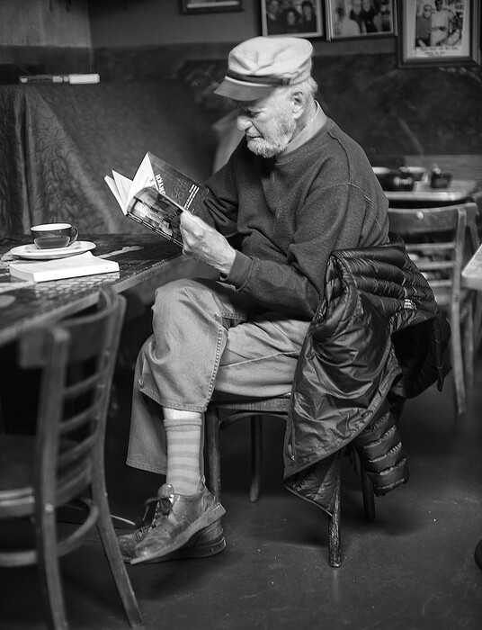 Ο ποιητής Λόρενς Φερλινγκέτι, θρύλος της μπιτ σκηνής, εκδότης του «Ουρλιαχτού», πέθανε σε ηλικία 101 ετών