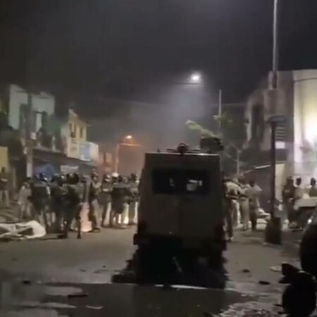 Ινδία: Ταραχές μετά από «βλάσφημη ανάρτηση» για τον Μωάμεθ στο Facebook - Τρεις νεκροί