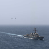 Ερυθρά Θάλασσα: Το βρετανικό ναυτικό ανακοίνωσε πως κατέρριψε πύραυλο των Χούτι