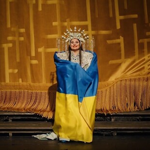 Metropolitan Opera: Ουκρανή σοπράνο αντικατέστησε την Νετρέμπκο- Με τη σημαία της χώρας της επί σκηνής