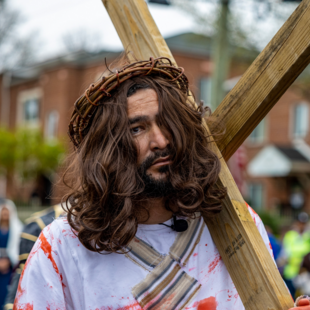 Πάσχα: Οι Καθολικοί αναπαριστούν την «Οδό του Μαρτυρίου»- Εικόνες από όλον τον κόσμο