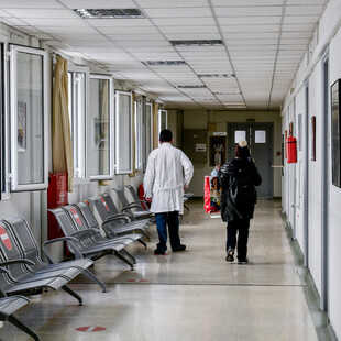 Κορωνοϊός - ΕΟΔΥ: 57 θάνατοι – 44% αύξηση στις νοσηλείες