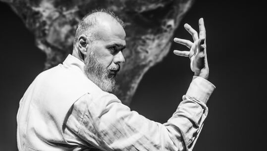 Τελευταίες παραστάσεις για την «Πύλη της Κόλασης» στο Αμφι-θέατρο Σπύρου Ευαγγελάτου