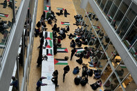 Ελβετία: Φιλοπαλαιστίνιοι φοιτητές κατέλαβαν την είσοδο κτιρίου στο πανεπιστήμιο της Λωζάνης