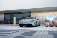 Στην Ελλάδα οι νέες Porsche Panamera και Taycan 