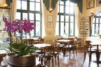 «Κήπος»: Το ιστορικό καφέ των Χανίων που στέγαζε την κρητική Βουλή 