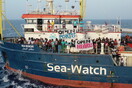 Το Sea-Watch 3 επιστρέφει στη Μεσόγειο, αλλά χωρίς την Καρόλα Ρακέτε