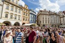 Πράγα εναντίον Airbnb: Το σχέδιο της πόλης για να πάψουν οι κάτοικοι να είναι «ξένοι» στα σπίτια τους