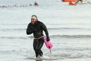 Ο Ρος Έτζλεϊ είναι ο πρώτος που έκανε τον γύρο της Μεγάλης Βρετανίας κολυμπώντας