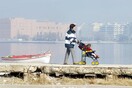 Αυξάνεται η ηλικία των ζευγαριών που κάνουν παιδιά στην Ελλάδα