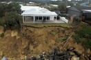 Αυστραλία: «Εκκενώστε τα σπίτια σας» - Βίλες στην άκρη του γκρεμού, κινδυνεύουν να πέσουν στη θάλασσα