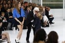 Η Chanel, o Κarl, μια πασαρέλα - αεροδρόμιο και οι καλύτερες στιγμές μόδας από το Παρίσι