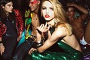 Κόκα, βαριεστημένο σεξ, fashion και Pet Shop Boys: Tα αλόγιστα πάρτι των 90s ξαναζούν στο νέο τεύχος του W