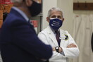 Φάουτσι: Πιθανό να φοράμε και το 2022 μάσκες- Οι ΗΠΑ προσεγγίζουν τους 500.000 νεκρούς