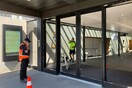 Νέα Ζηλανδία: Άνδρας έσπασε την είσοδο του κοινοβουλίου με τσεκούρι