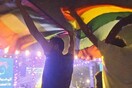Η Αίγυπτος θα υποβάλλει άντρες σε εξέταση πρωκτού επειδή ανέμισαν την σημαία του Gay Pride σε ποπ συναυλία