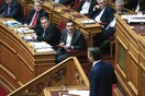 Ο ΣΥΡΙΖΑ κατηγορεί τον Μητσοτάκη για αντιφάσεις σε οικονομικά και εξωτερικά ζητήματα