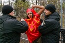 Οι Femen «χτύπησαν» κατά Τραμπ στο Παρίσι και κλείνουν 10 χρόνια δράσης