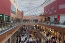 Τραγωδία στο Mall - Νεκρή η γυναίκα που έπεσε από τον τρίτο όροφο