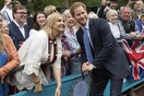 Ο πρίγκιπας Χάρι συγκρίνει την βασιλική ζωή με «ζωολογικό κήπο και το Truman Show»