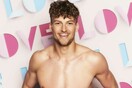 Love Island 2021: Το ITV ανακοίνωσε τον πρώτο διαγωνιζόμενο με αναπηρία