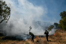 Φωτιά στα Βίλια: Εκκενώνεται ο οικισμός Βενίζα