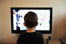 Έρευνα: Αυξημένος κίνδυνος αυτισμού για μικρά παιδιά που βλέπουν πάνω από δύο ώρες τηλεόραση την ημέρα