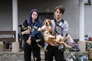 «Είχαμε πολλά να κάνουμε για να φοηθούμε»: Το ζευγάρι που άφησε την Ουκρανία με 19 σκυλιά