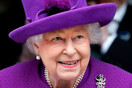 Πώς η βασίλισσα Ελισάβετ χρησιμοποιεί τα ρούχα της για να στείλει κωδικοποιημένα μηνύματα στον κόσμο