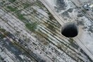 Γιγάντια καταβόθρα άνοιξε ξαφνικά σε ορυχείο χαλκού στη Χιλή - Διαμέτρου 25 μέτρων