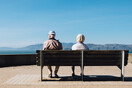 Μελέτη: Ηλικιωμένοι που έπαιρναν μόνιμα χαμηλούς μισθούς χάνουν ταχύτερα τη μνήμη τους